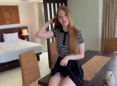 Khách lữ hành lân la gạ tình lễ tân