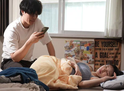 Kẻ đó khao khát nhìn người yêu ngoại tình